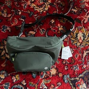 Moving sale NWT lululemon belt bag